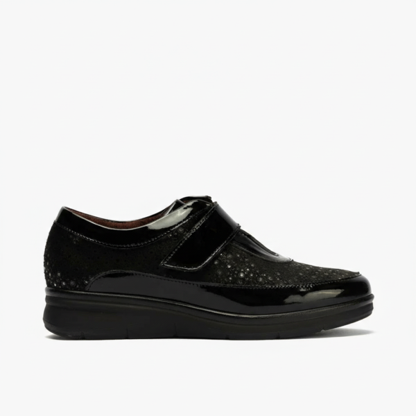 deportivo-velcro-en-charol-con-lycra-de-mujer-color-negro-01 Deportivo Velcro en charol con lycra de mujer color negro