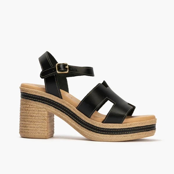 Sandalia con tac&oacute;n alto en piel napa Negro